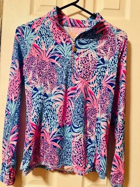 Lilly Pulitzer Luxletic pineapple 1/4 zip pullover XS